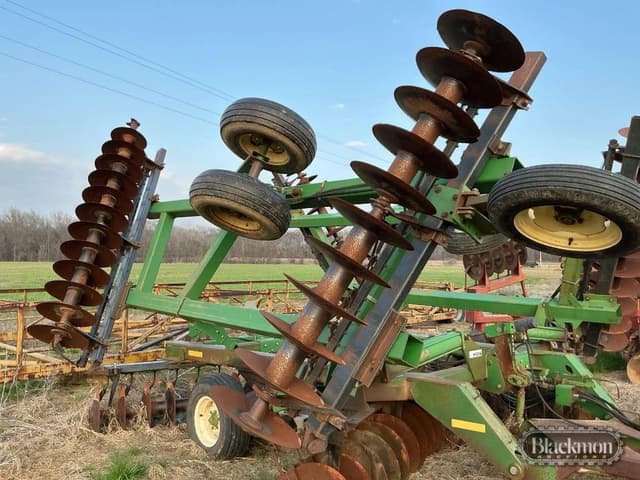 Image of John Deere 637 equipment image 4