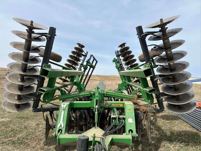 Image of John Deere 637 equipment image 2