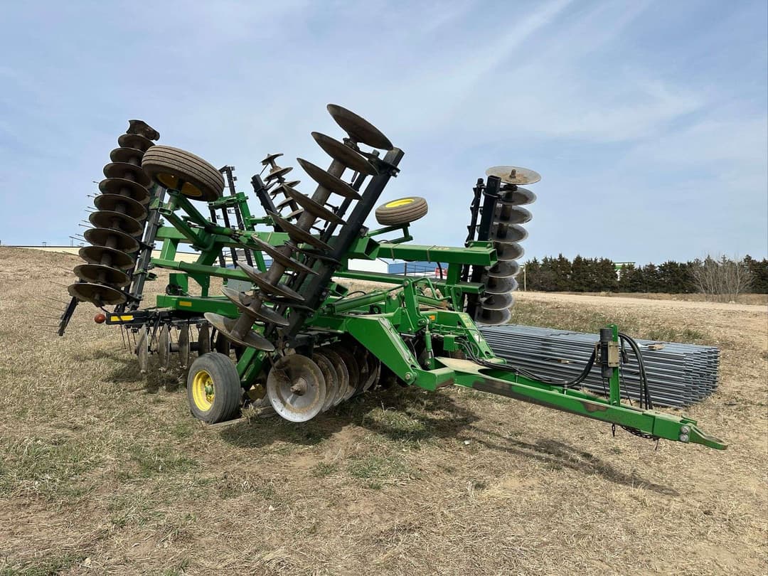 Image of John Deere 637 Primary image