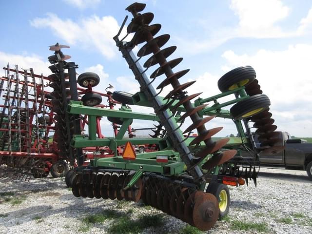 Image of John Deere 637 equipment image 1