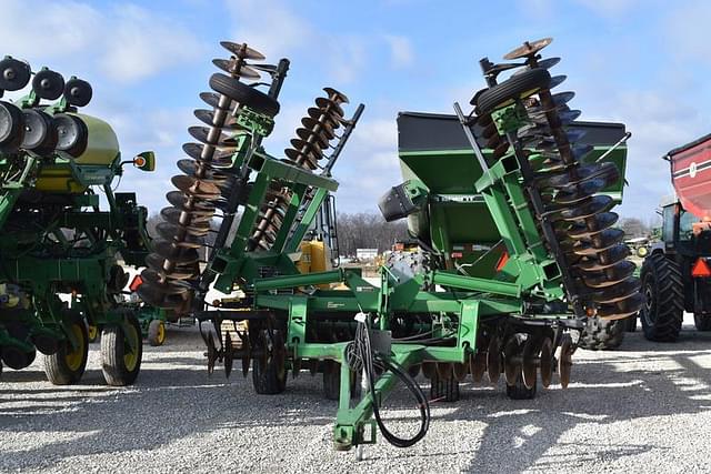 Image of John Deere 637 equipment image 1