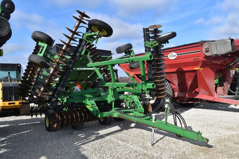 Main image John Deere 637