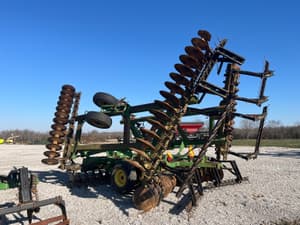 John Deere 637 Image