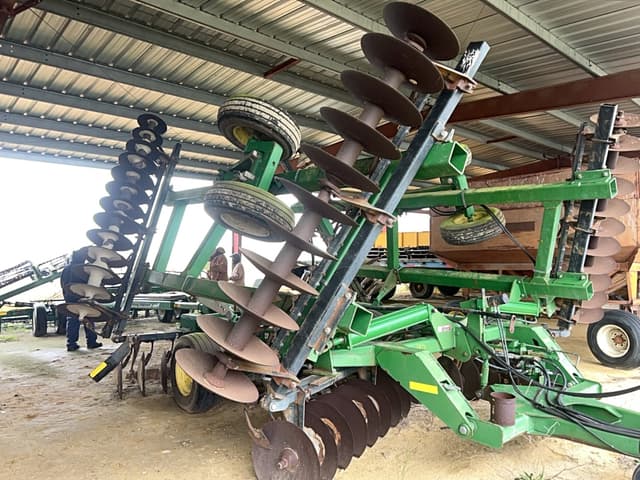 Image of John Deere 637 equipment image 4