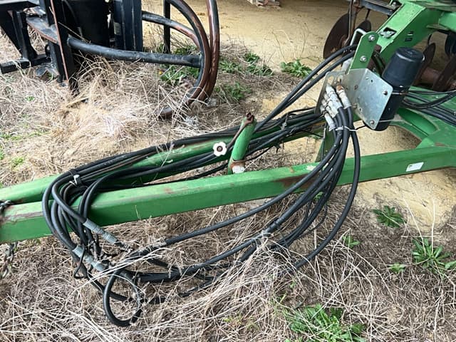 Image of John Deere 637 equipment image 1