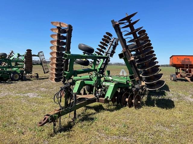 Image of John Deere 637 equipment image 1