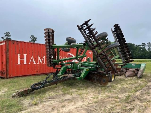 Image of John Deere 637 equipment image 1