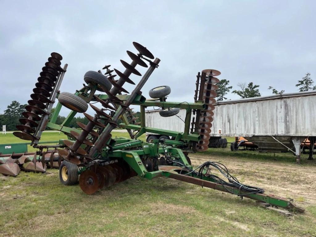 Image of John Deere 637 Primary image