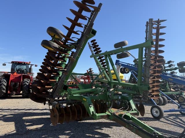 Image of John Deere 637 equipment image 2