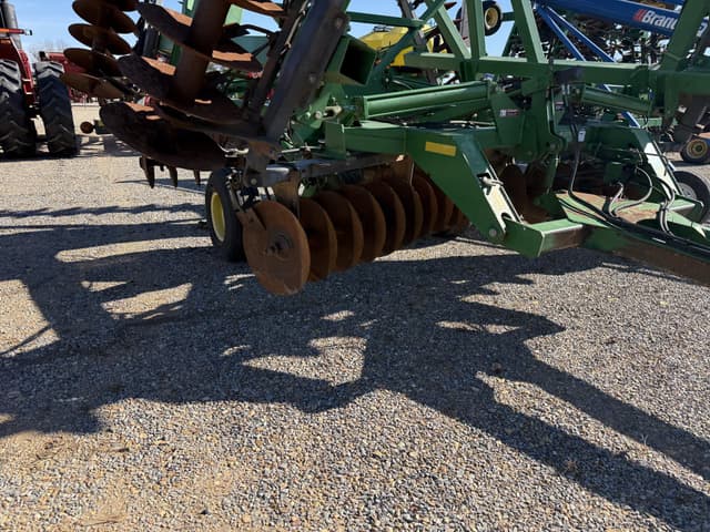 Image of John Deere 637 equipment image 3