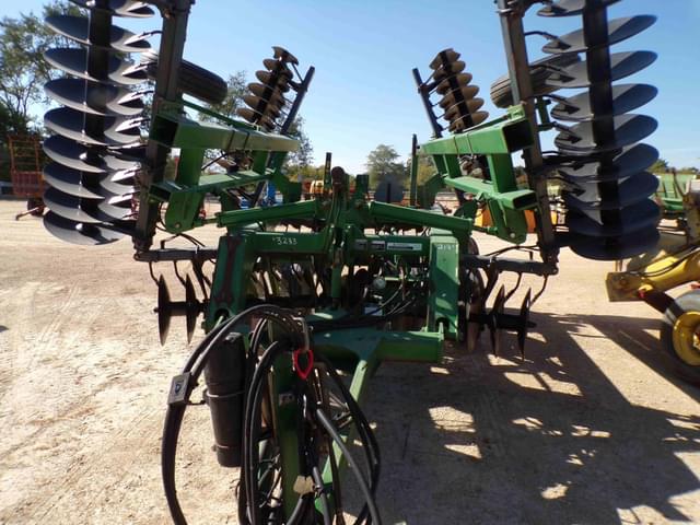 Image of John Deere 637 equipment image 2