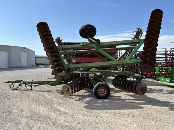 Image of John Deere 637 equipment image 1