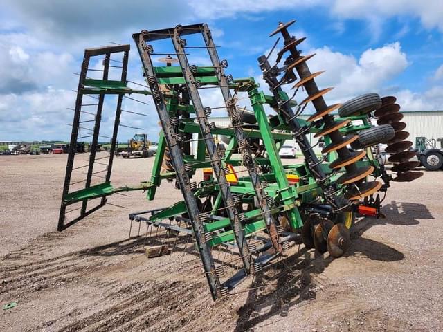 Image of John Deere 637 equipment image 1