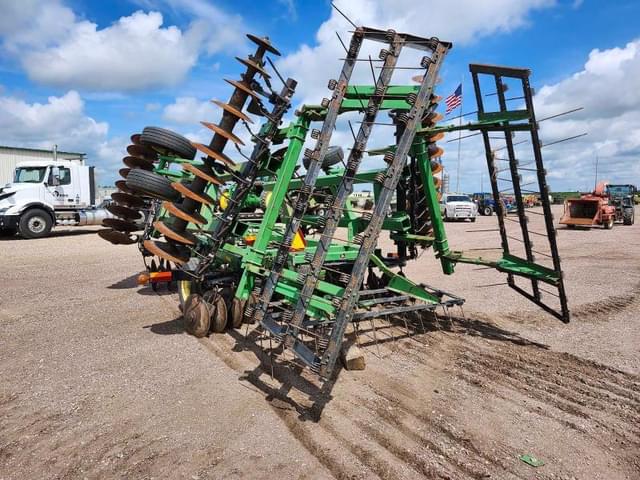 Image of John Deere 637 equipment image 2