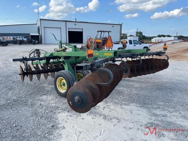 Image of John Deere 637 equipment image 1