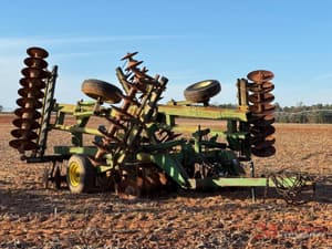 John Deere 637 Image