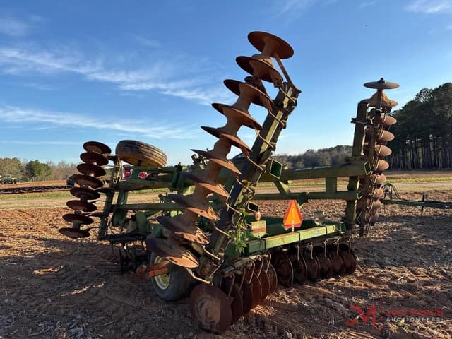 Image of John Deere 637 equipment image 2