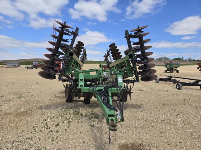 Image of John Deere 637 equipment image 1