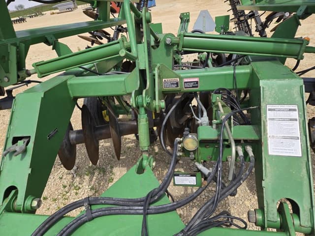 Image of John Deere 637 equipment image 3