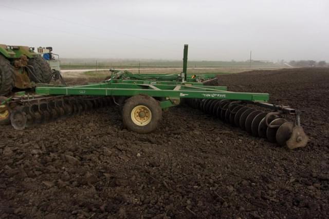 Image of John Deere 637 equipment image 3