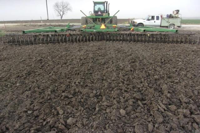 Image of John Deere 637 equipment image 2