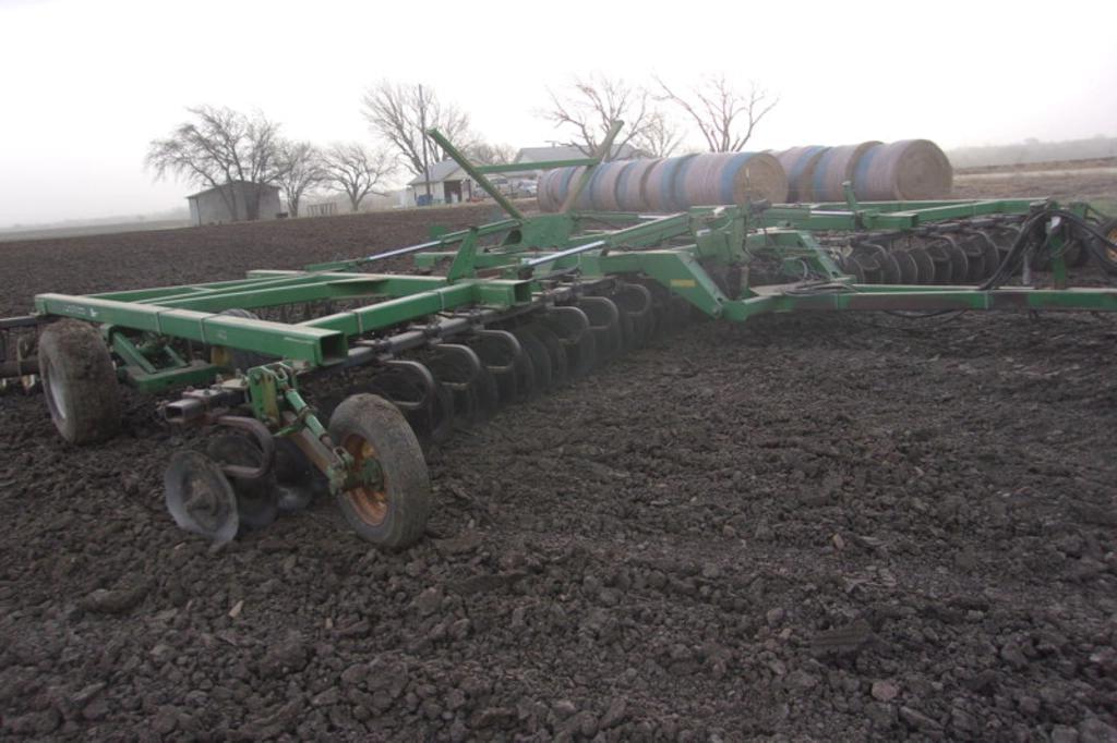 Image of John Deere 637 Primary image