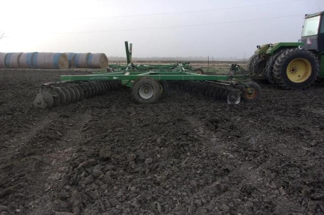 Image of John Deere 637 equipment image 1