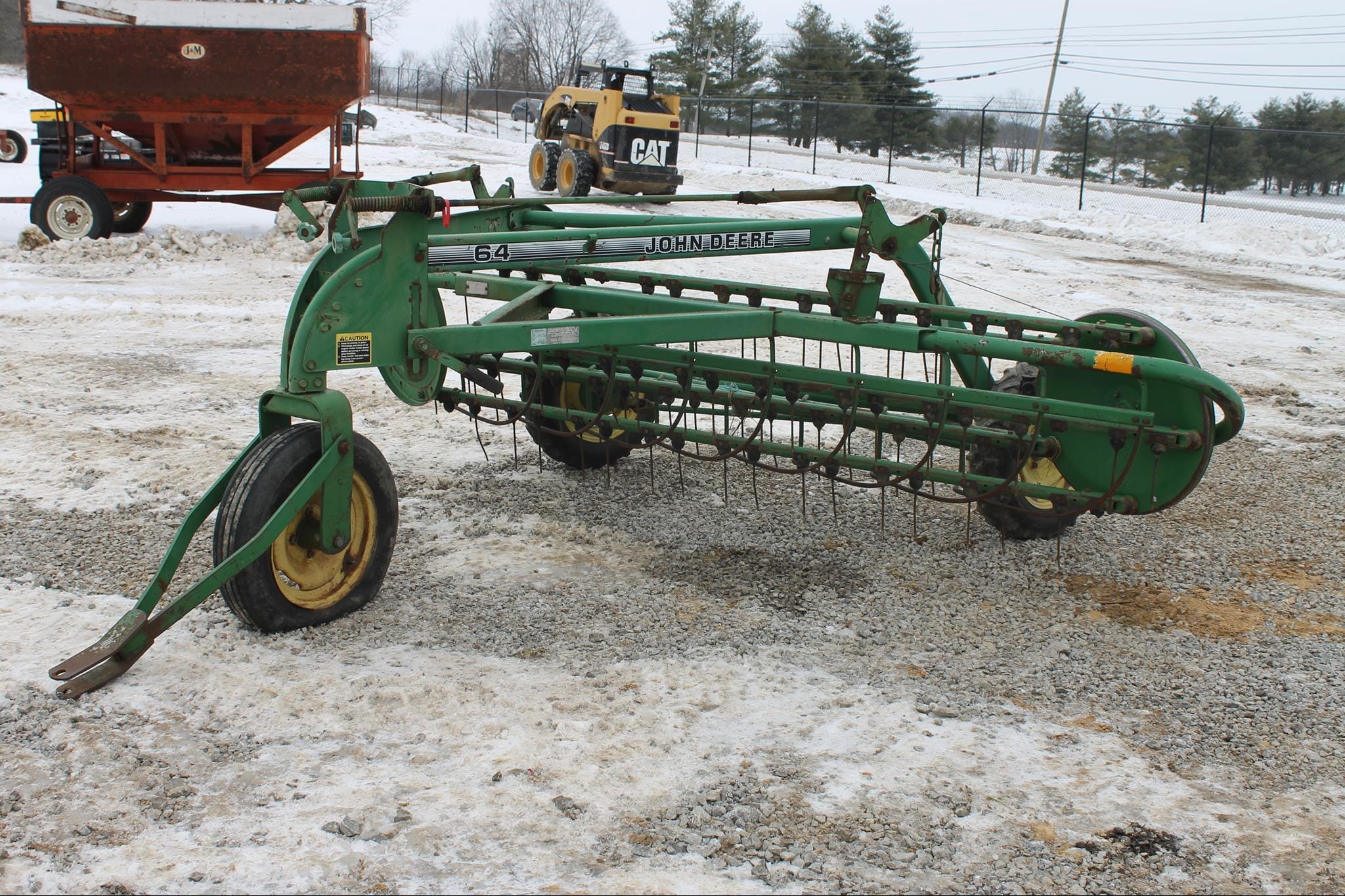 John Deere 64 Equipment Image0