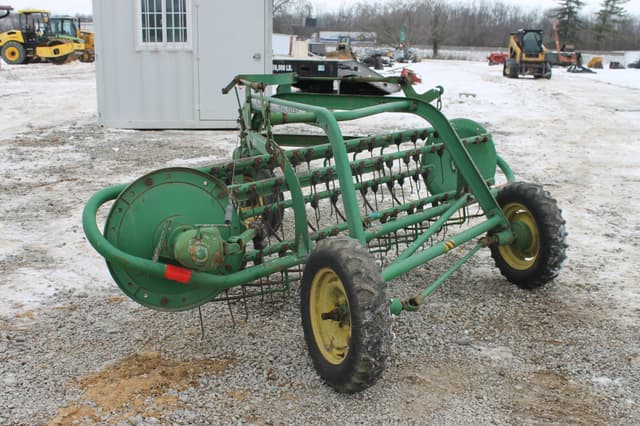 Image of John Deere 64 equipment image 2