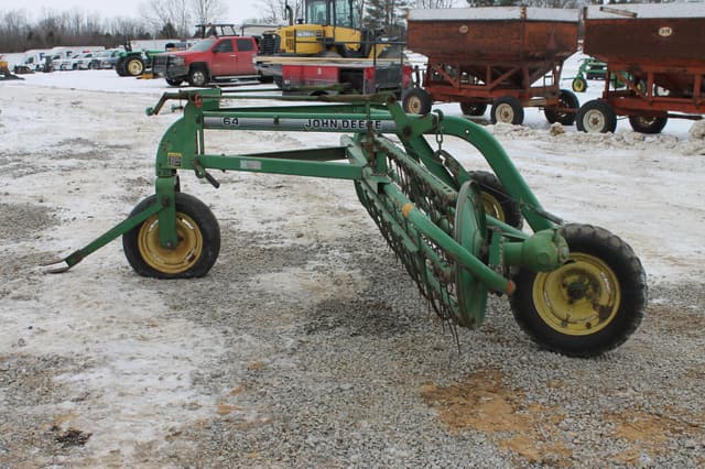 Image of John Deere 64 equipment image 1
