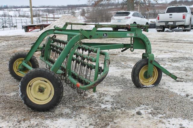Image of John Deere 64 equipment image 4