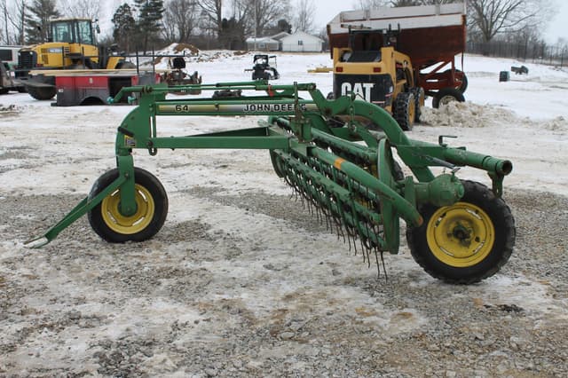 Image of John Deere 64 equipment image 1