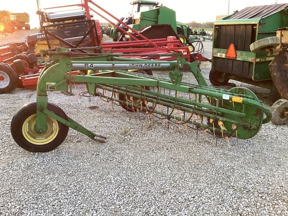 John Deere 64 Equipment Image0