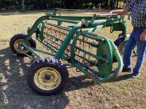 Image of John Deere 64 equipment image 4