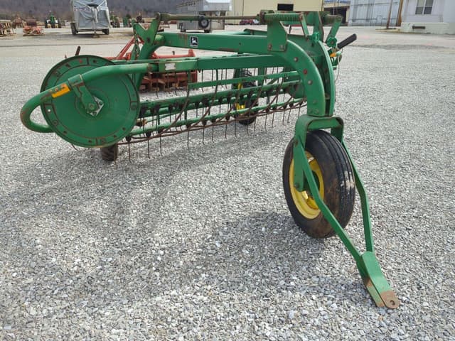 Image of John Deere 64 equipment image 1