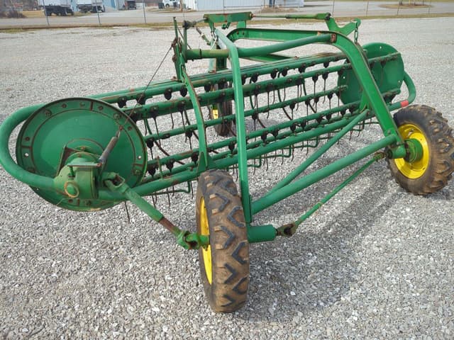 Image of John Deere 64 equipment image 4