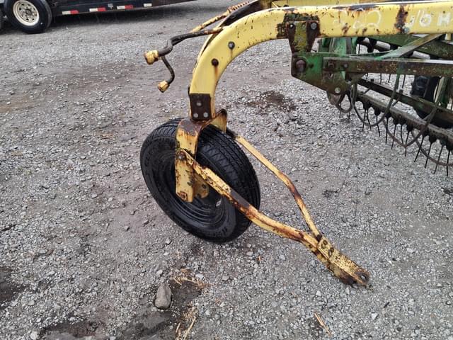 Image of John Deere 640 equipment image 4