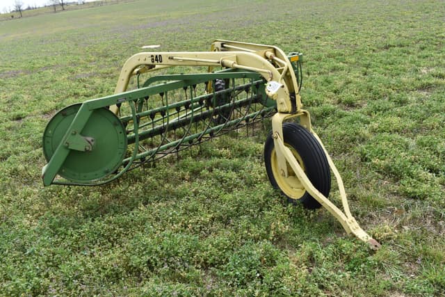 Image of John Deere 640 equipment image 2