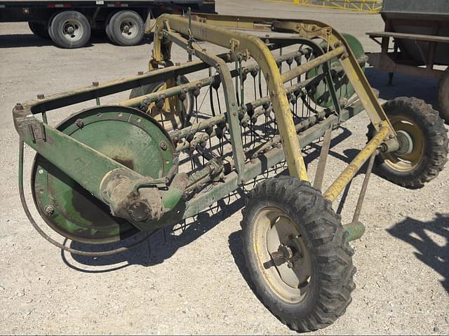 Image of John Deere 640 equipment image 2
