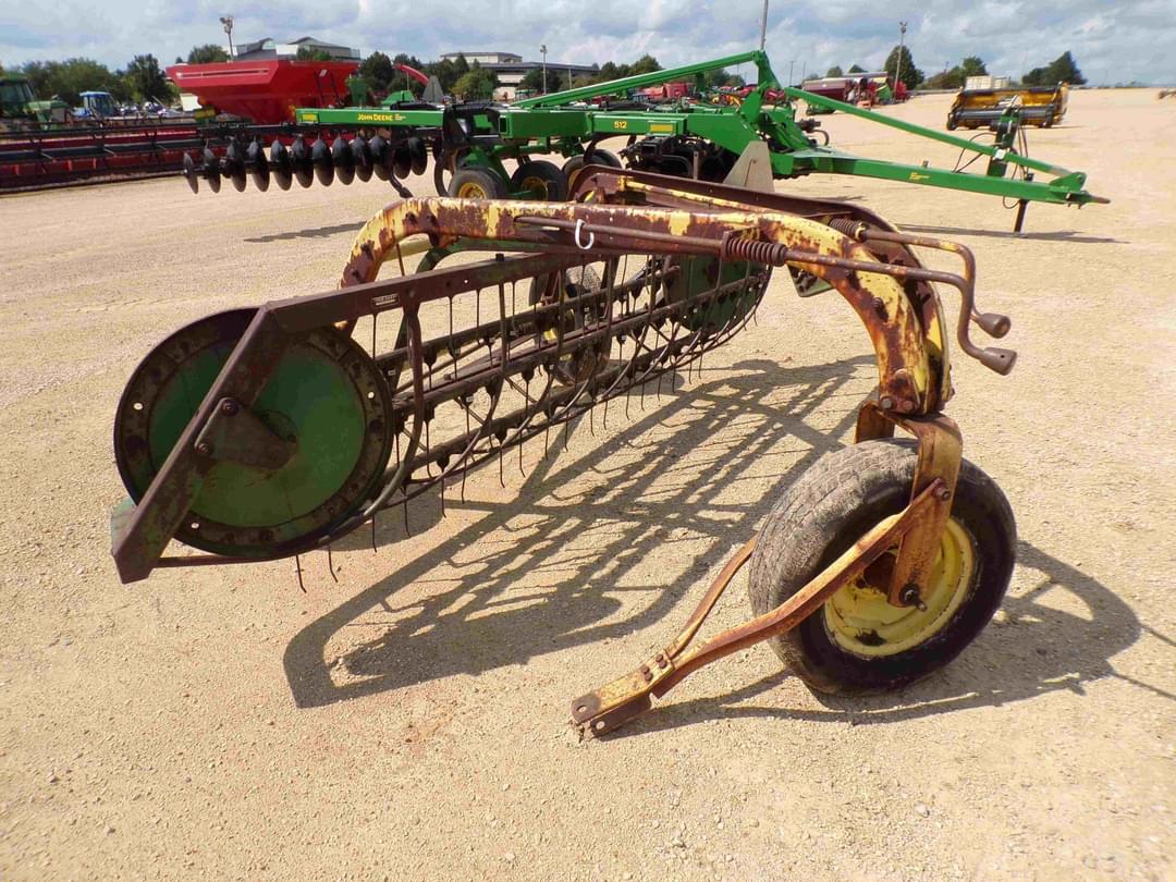 Image of John Deere 640 Primary image