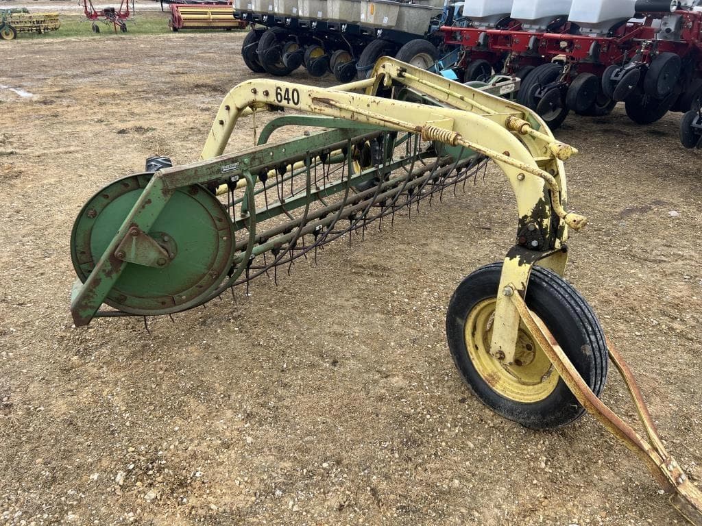 Image of John Deere 640 Image 1