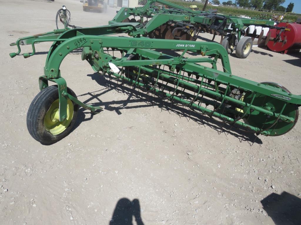 Image of John Deere 640 Image 0