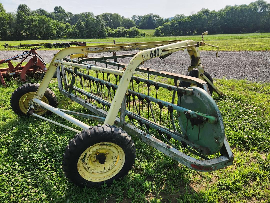 Image of John Deere 640 Image 1