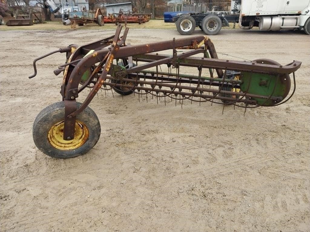 Image of John Deere 640 Primary image