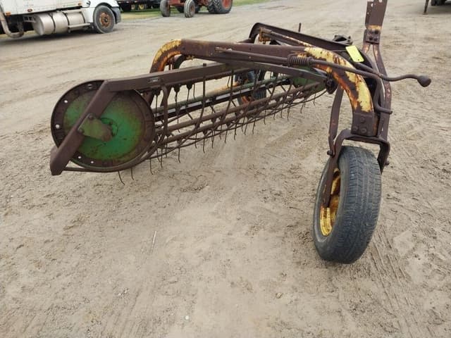 Image of John Deere 640 equipment image 1