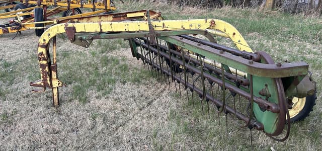 Image of John Deere 640 equipment image 1