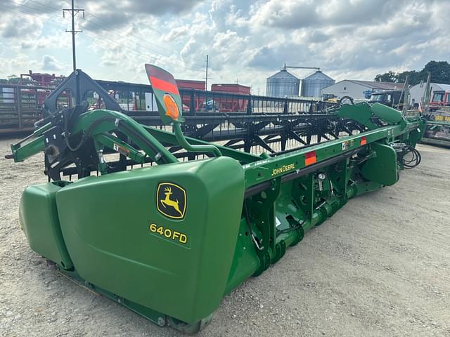 Image of John Deere 640FD equipment image 3