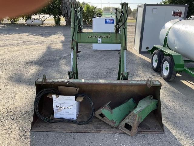 Image of John Deere 640 equipment image 1