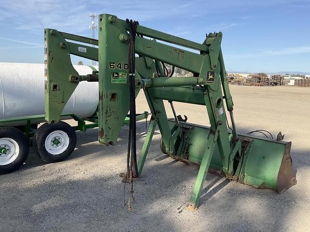 Image of John Deere 640 equipment image 4