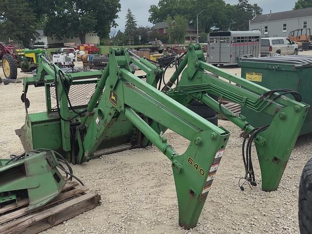 Image of John Deere 640 equipment image 3